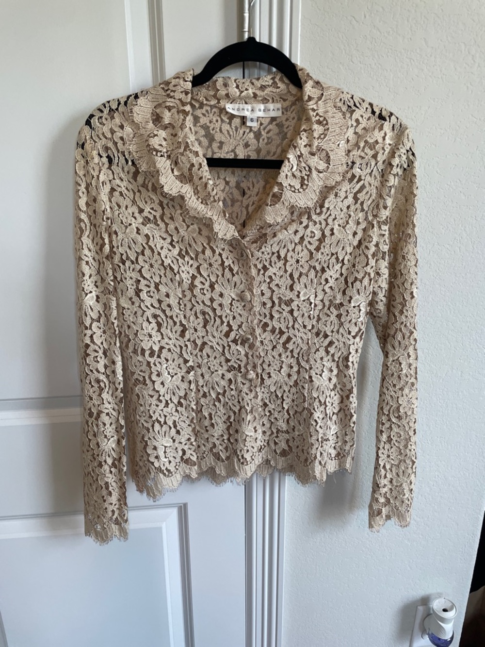 Andrea Behar Paris Gold/Beige Lace Button-Front Women's Top